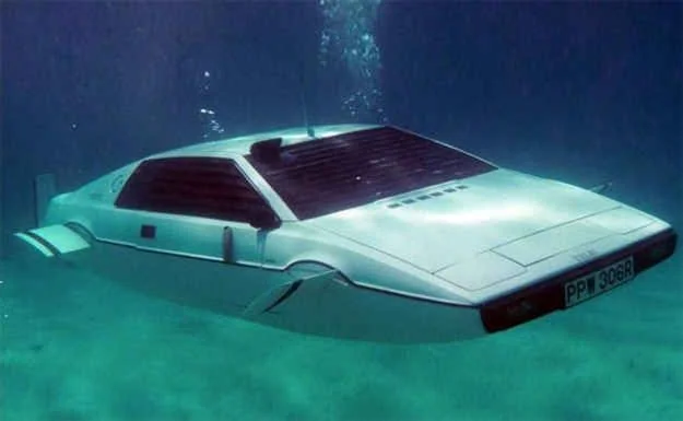 wet nellie submarine car from the 1977 james bond the spy v0 qqmmpgc0ydna1 10 Bästa Filmbilarna