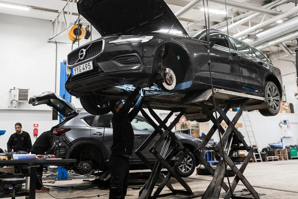 engine heater with branch socket installation at workshop in Uppsala Fyrislund